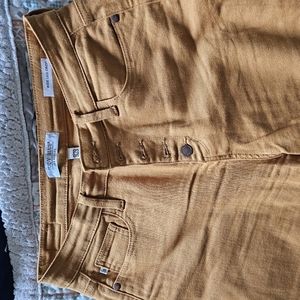 Judy Blue wide leg crop size 9/29 mustard